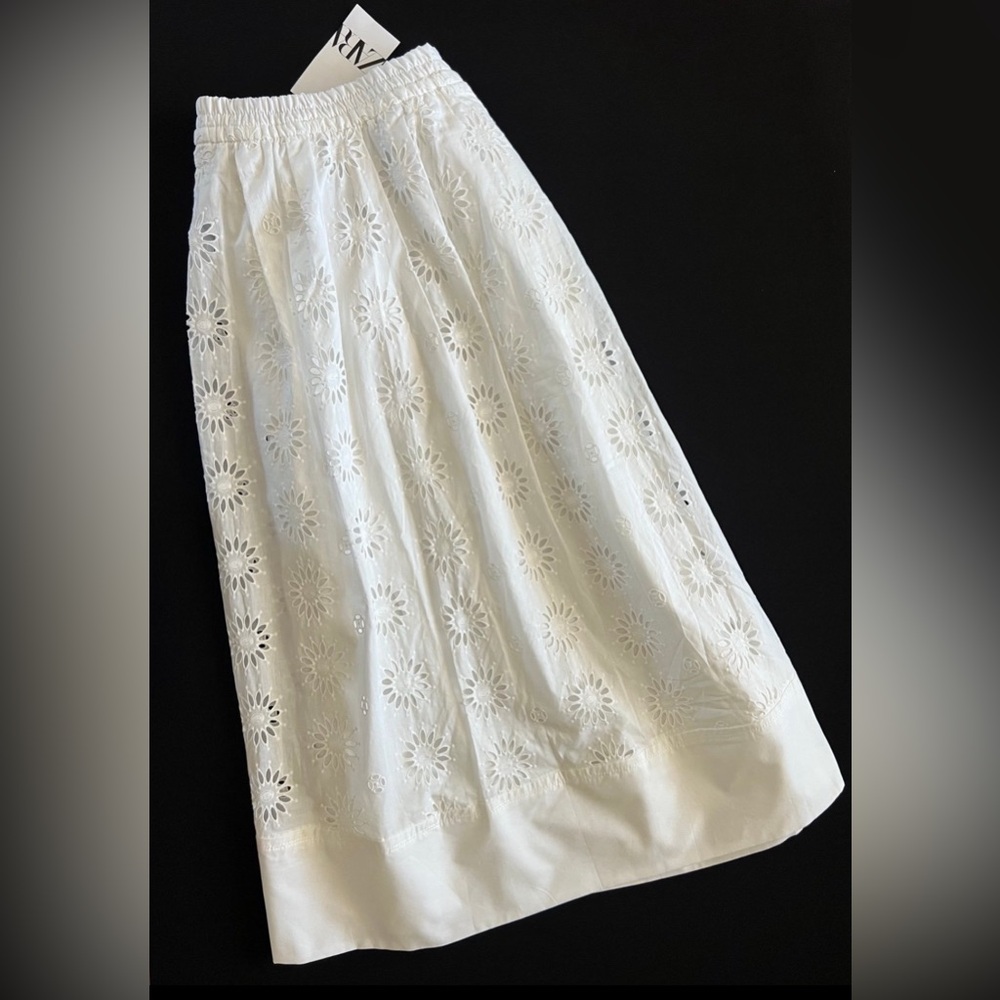 Zara White Floral Midi Skirt